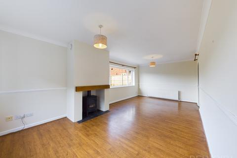 3 bedroom detached house to rent, Carbrooke Road, Griston, IP25