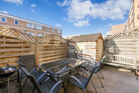 3 bedroom flat to rent, Wager Street, Mile End, E3