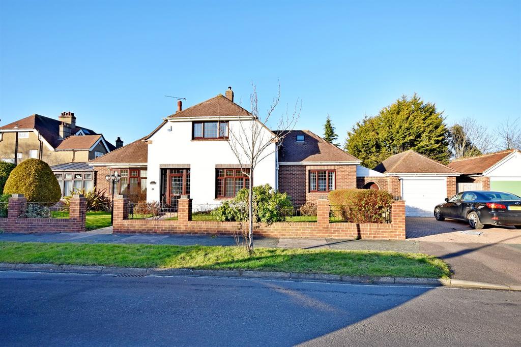 Southbrook Road, Langstone, PO9 3 bed detached house £1,700 pcm (£392 pw)