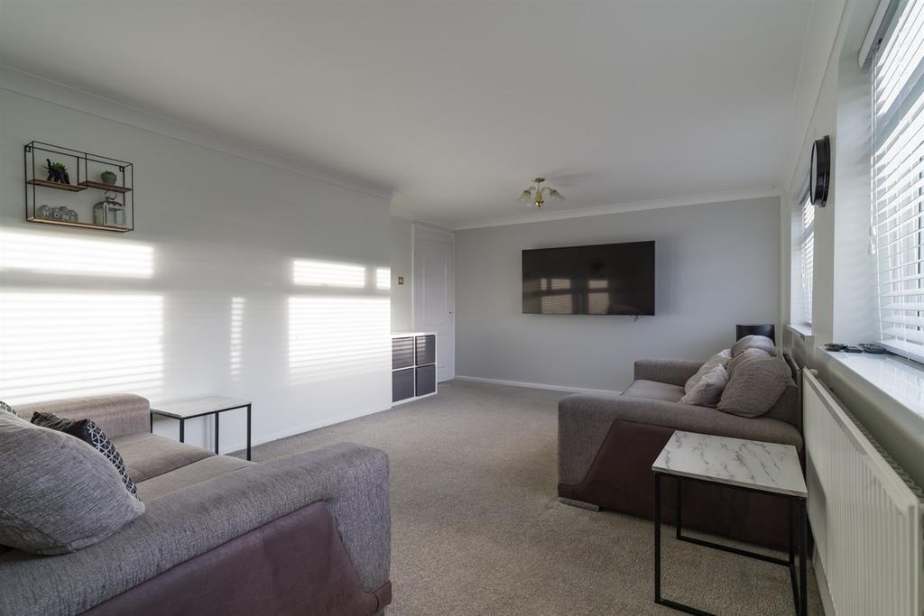 Fellside, Birtley, Chester Le Street 3 bed terraced house £800 pcm (£