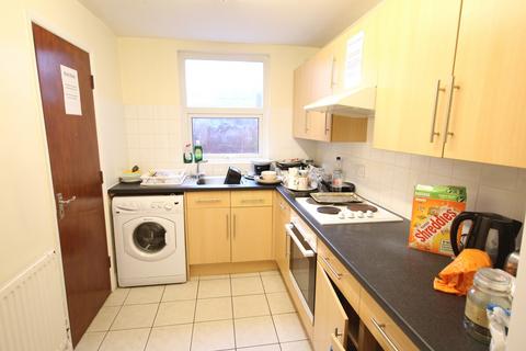 1 bedroom in a house share to rent, Cross Street, Kettering NN16