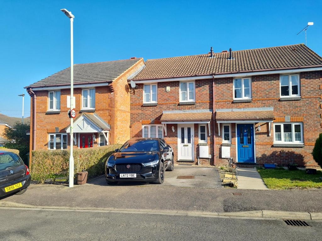 Willoughby Close, Dunstable, LU6 3 bed semi-detached house - £1,250 pcm ...