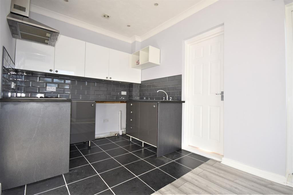 Redlands Lane, Fareham, PO14 2 bed flat £875 pcm (£202 pw)