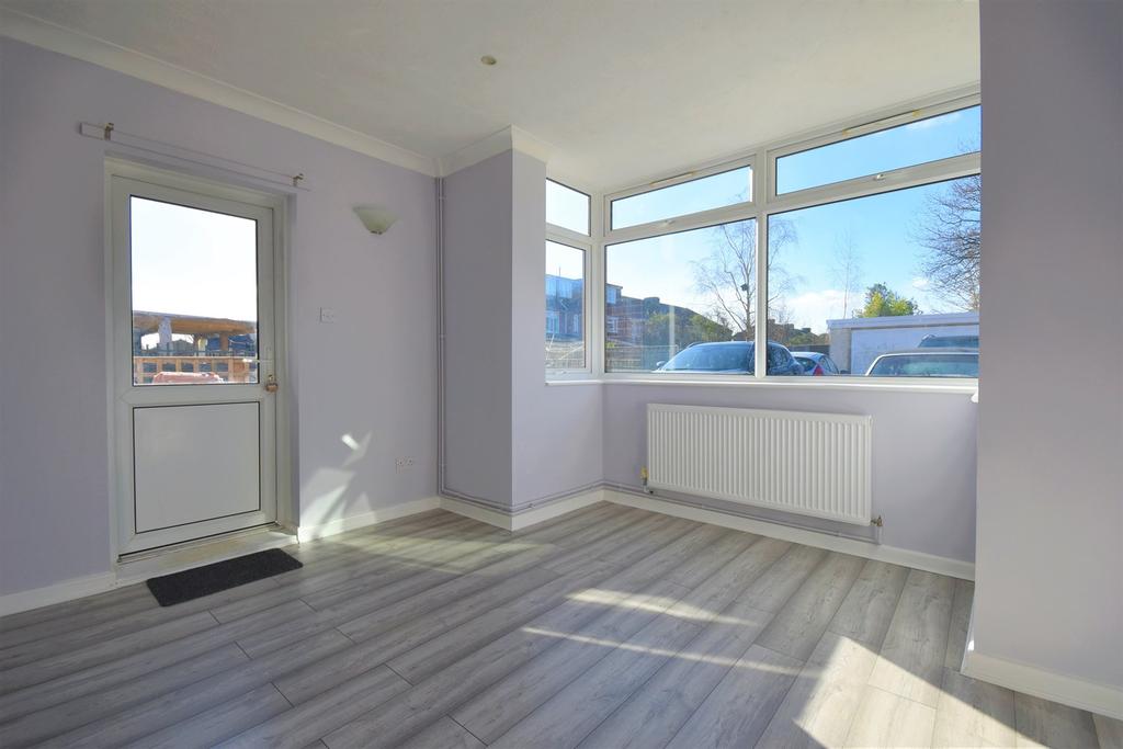 Redlands Lane, Fareham, PO14 2 bed flat £875 pcm (£202 pw)