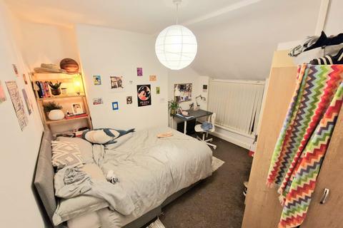 6 bedroom semi-detached house to rent, Bamford Road, Didsbury M20 2QP