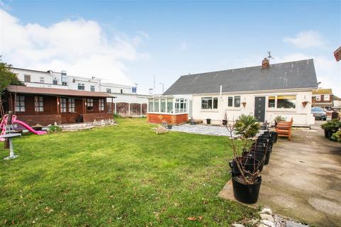 6 Ceg Y Ffordd, Prestatyn, LL19 7YE