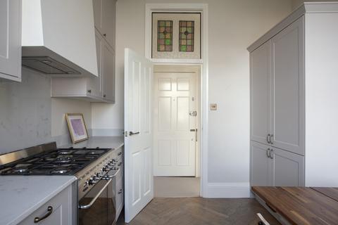 First Floor Flat, 36 Alma Square, London, NW8 9PY