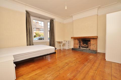 3 bedroom apartment to rent, Recreation Road, Guildford, Surrey, GU1