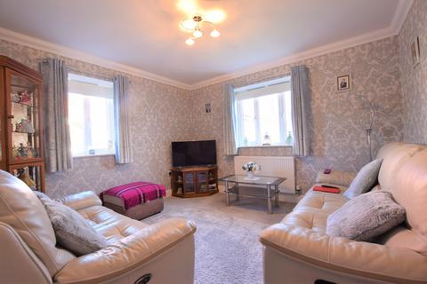 3 bedroom detached bungalow for sale - Clacton-on-Sea