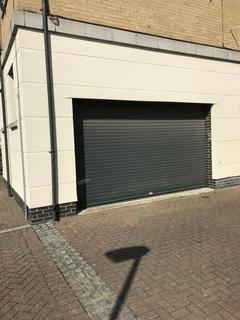 Garage to rent, Beaulieu Avenue, London E16