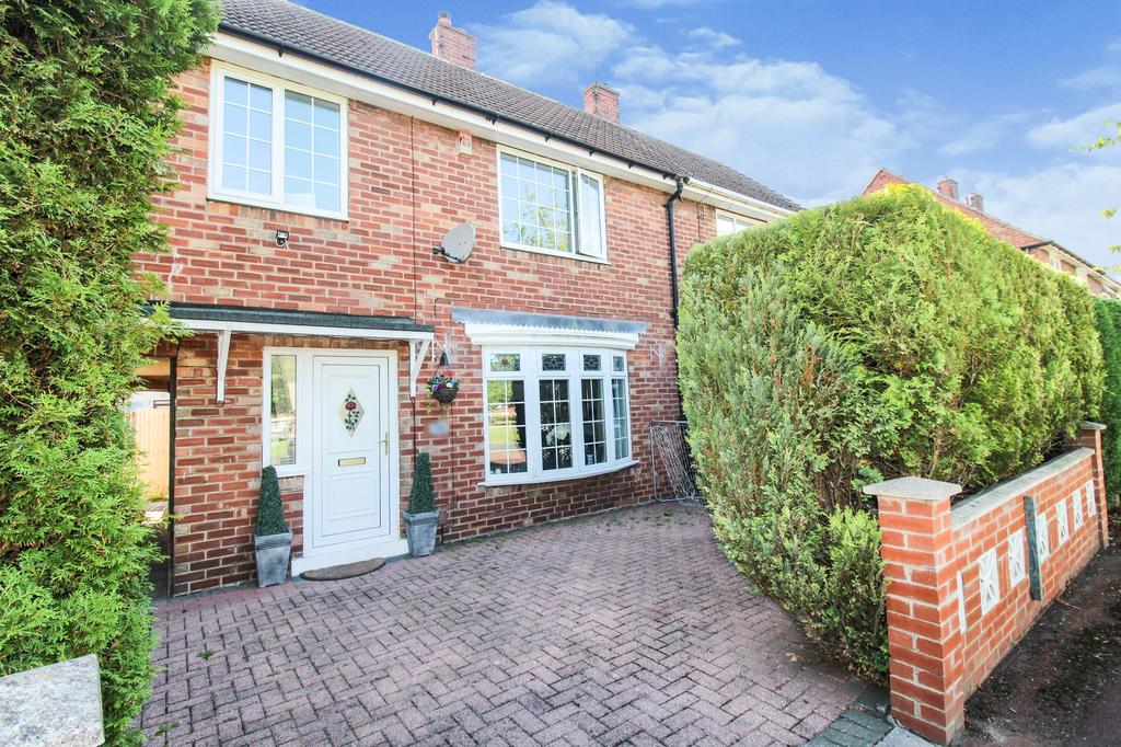 The Green, Montagu Estate, Gosforth... 3 bed terraced house £190,000