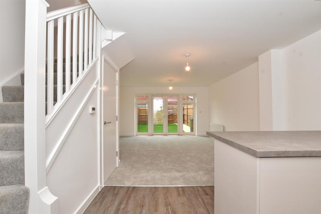 Lounge/Dining Area