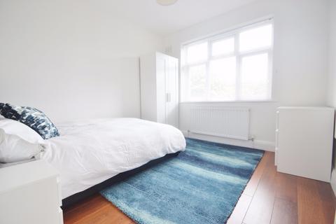2 bedroom apartment to rent - Buller Close, Peckham, London, SE15