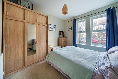 2 bedroom flat for sale - Seely Road, Tooting