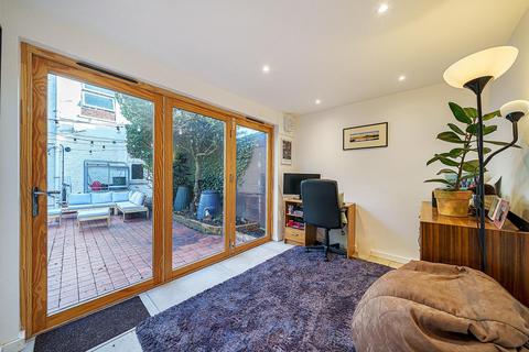 2 bedroom flat for sale - Seely Road, Tooting