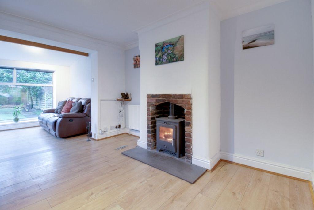 Hampson Crescent, Handforth SK9 3HE 4 bed semidetached house £1,595