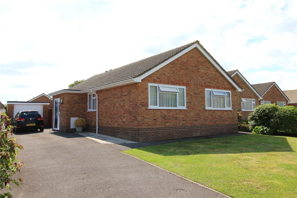 Queens Grove, Ashley, New Milton, Hampshire, BH25 3 bed bungalow for
