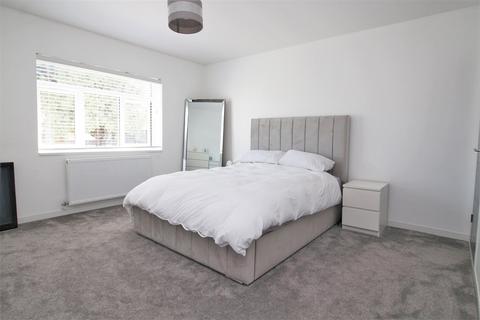 3 bedroom bungalow for sale, Seacroft Avenue, Barton On Sea, Hampshire, BH25