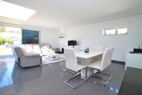 3 bedroom bungalow for sale, Seacroft Avenue, Barton On Sea, Hampshire, BH25