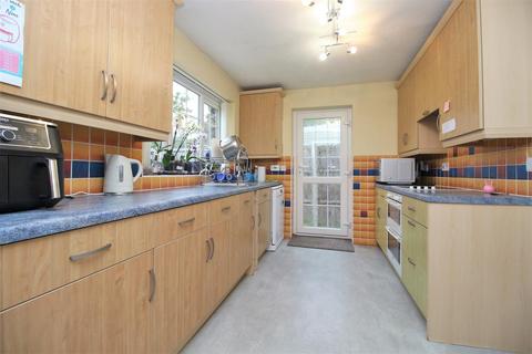 4 bedroom detached house for sale, Derwent Road, New Milton, Hampshire, BH25