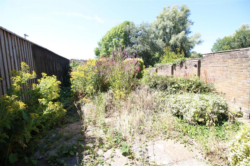 Bowland Rise, New Milton, Hampshire... 3 bed semidetached house £345,000