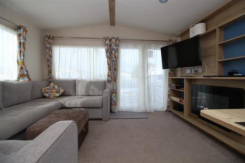 3 bedroom property for sale, Naish Estate, New Milton, Hampshire, BH25
