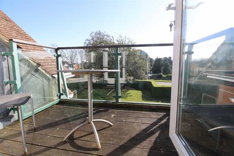 2 bedroom apartment for sale, Becton Lane, Barton On Sea, Hampshire, BH25