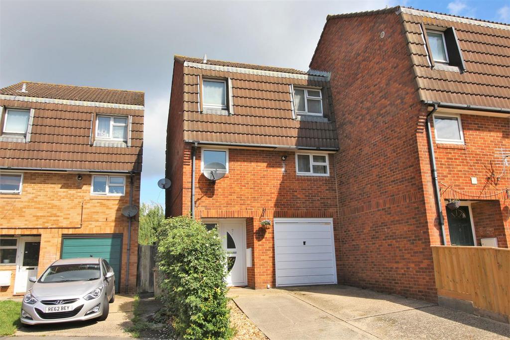 Chaffinch Close, New Milton, Hampshire, BH25 3 bed terraced house for