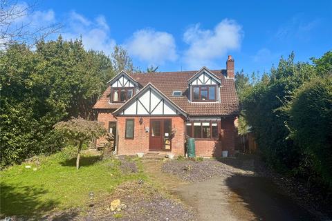 Oakwood Avenue, New Milton, Hampshire, BH25