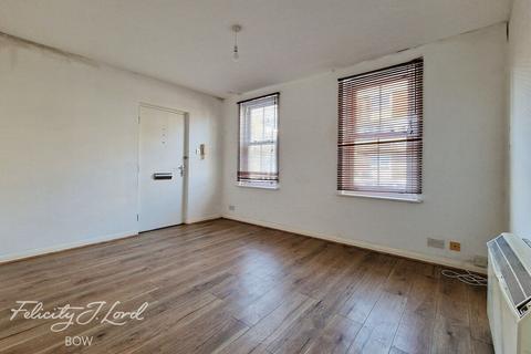 1 bedroom flat for sale - Fairfoot Road, London