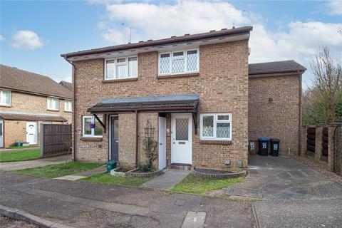 3 bedroom semi-detached house for sale - Yew Grove, Welwyn Garden City, Hertfordshire