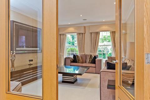 undefined, Granville Close, Weybridge, KT13