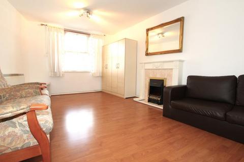 2 bedroom apartment to rent, Chamberlayne Ave, Wembley, HA9 8ST