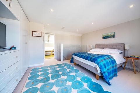 14 Alston Road, London, SW17 0TP