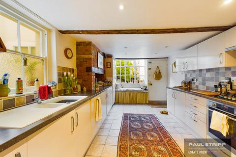 22 High Street, Robertsbridge, TN32 5AQ