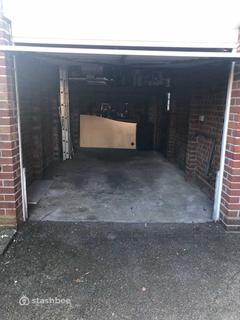Garage to rent, Kinloss Gardens, London N3
