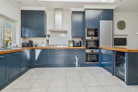 Penny Breeze Abbotsbrook, Bourne End, SL8 5QS