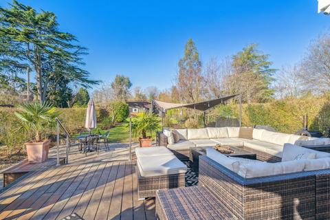 Penny Breeze Abbotsbrook, Bourne End, SL8 5QS