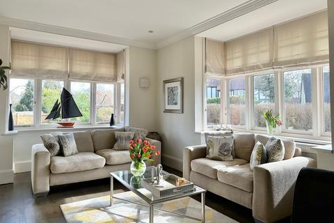 Penny Breeze Abbotsbrook, Bourne End, SL8 5QS