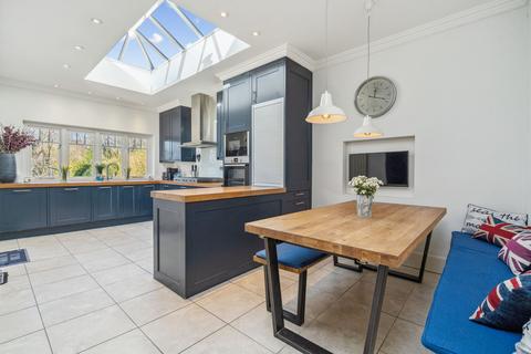 Penny Breeze Abbotsbrook, Bourne End, SL8 5QS