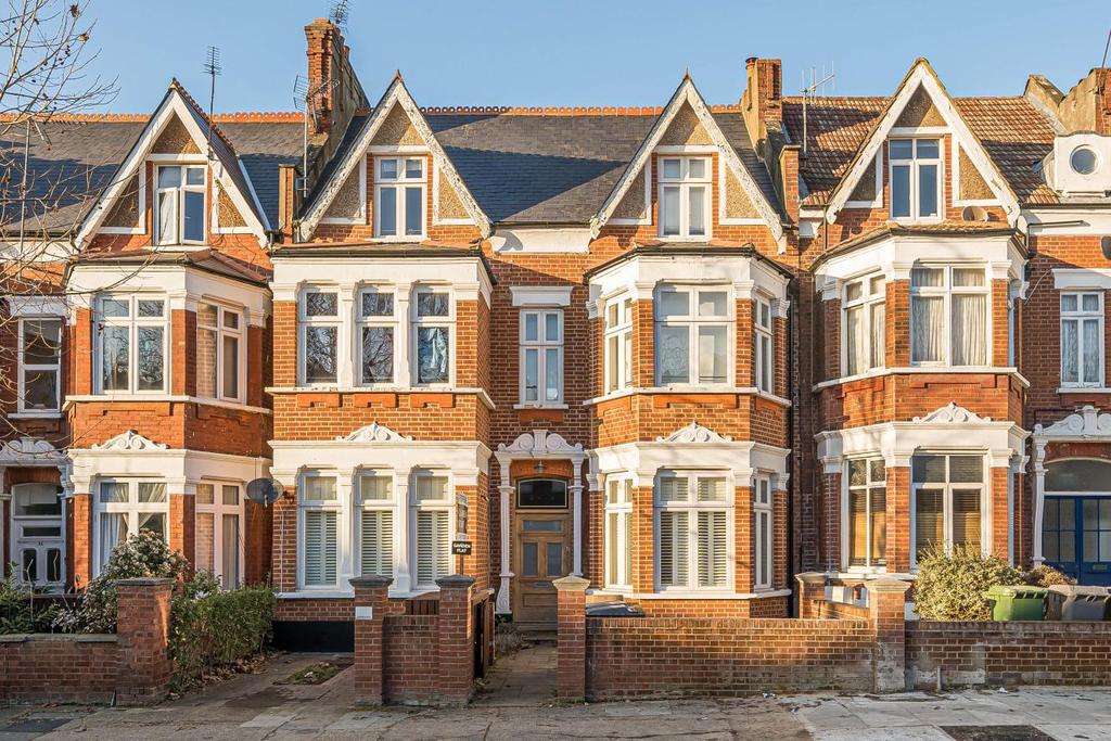 Anson Road, West Hampstead 3 bed flat £750,000
