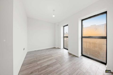 3 bedroom terraced house for sale, Elkington Road, Plaistow, E13