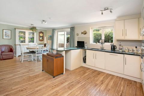 Kenley Cedar Close, Teignmouth, TQ14 8UZ