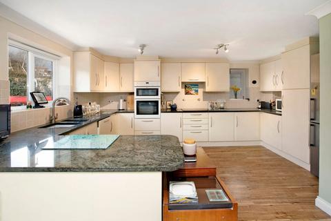 Kenley Cedar Close, Teignmouth, TQ14 8UZ