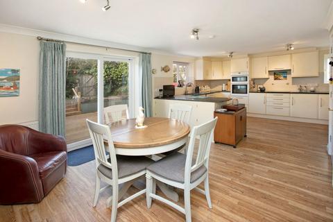 Kenley Cedar Close, Teignmouth, TQ14 8UZ