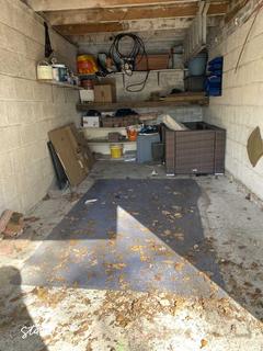 Garage to rent, Charlwood Gardens, Burgess Hill RH15