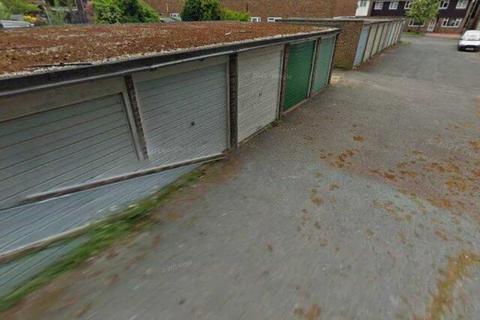 Garage to rent - Charlwood Gardens, Burgess Hill RH15