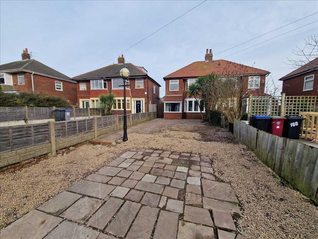Norcliffe Road, Bispham, Blackpool 3 bed house £750 pcm (£173 pw)