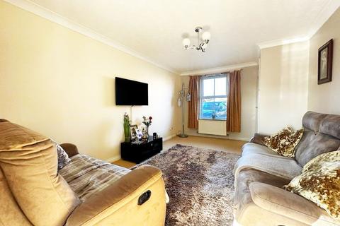 23 Ravenoak Way, Chigwell, IG7 4EL