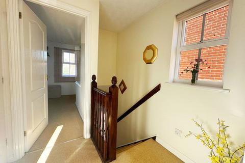 23 Ravenoak Way, Chigwell, IG7 4EL